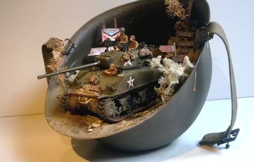 diorama-in-a-helmet-1