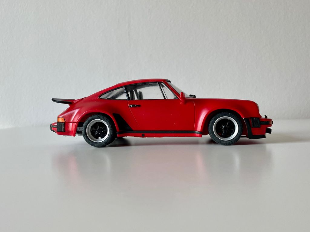 Porsche 930 (2)