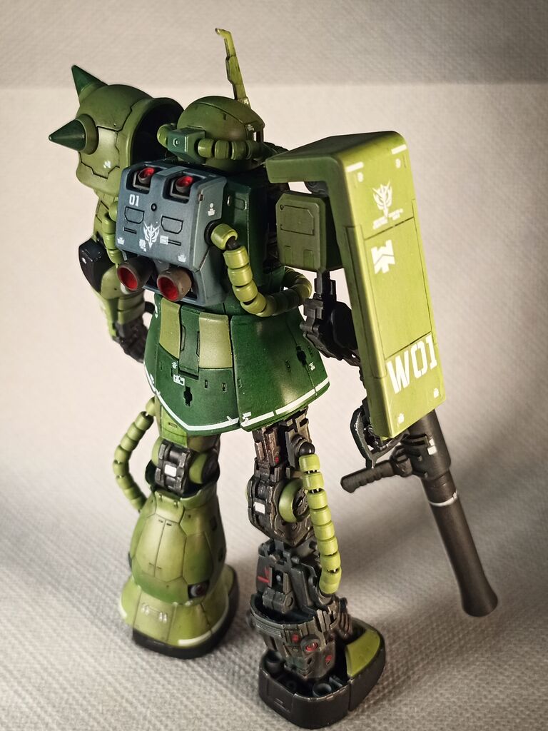 Zaku II 04