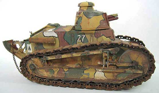 Renault-FT17-WWI-Tank-in-Camo