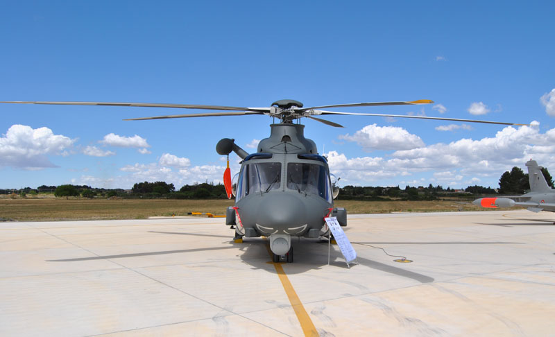 AW139