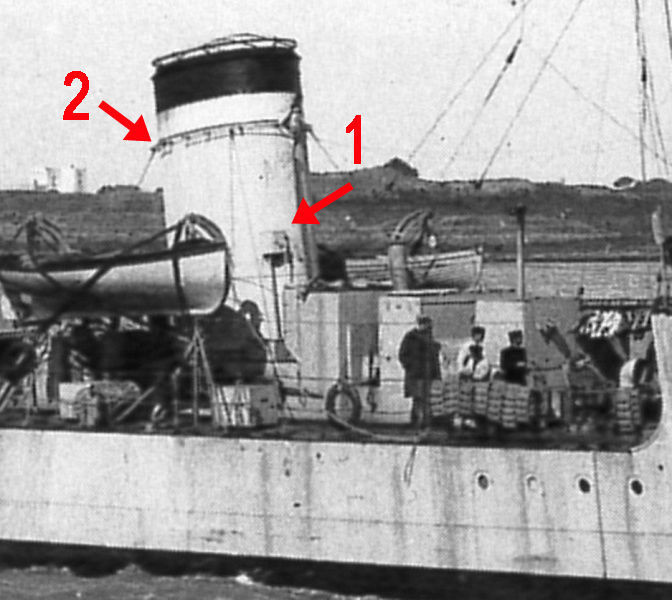 foto 03 Audace ex Kawakaze 1917 a Brindisi dettaglio fumaiolo copia