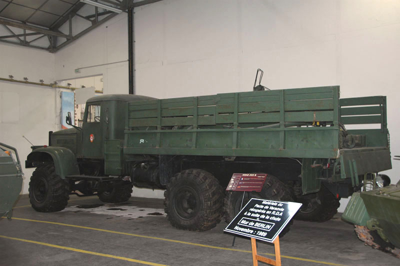 KRAZ 255B